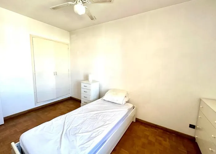 아파트 Bright And Spacious Cocoon With Sea View